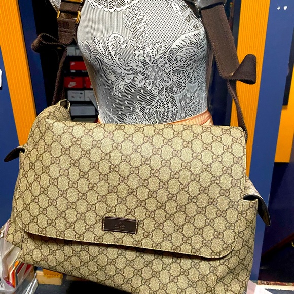 Gucci Handbags - 100% authentic GUCCI DIAPER BAG.